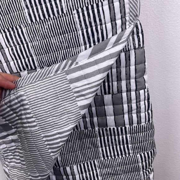 2 Piece Reversible Twin Quilt Set Oeko Tex Soft Grey Black White Striped Unisex - Picture 6 of 8